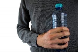 Nebezpečné využívanie plastových fliaš