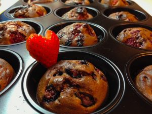 Čokoládové muffiny s ovocím