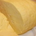 Veľkonočná hrudka Zdroj: https://kitchenencounters.typepad.com/blog/2013/03/-traditional-eastern-orthodox-easter-egg-cheese-.html